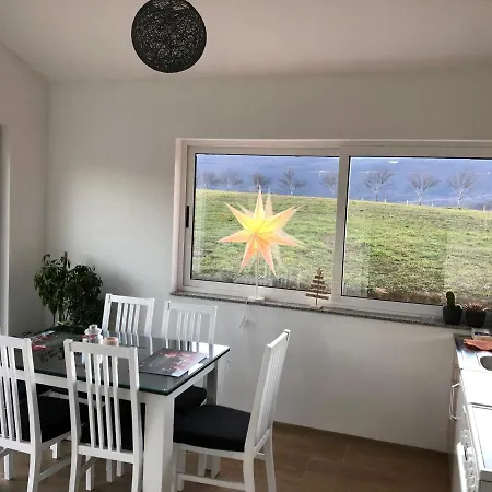 Vikendica Bruse 別荘 *