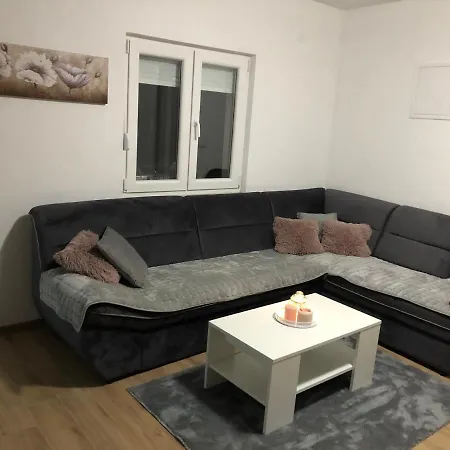 Holiday home Vikendica Bruse Jaklici