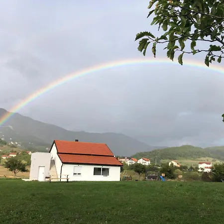 別荘 Vikendica Bruse