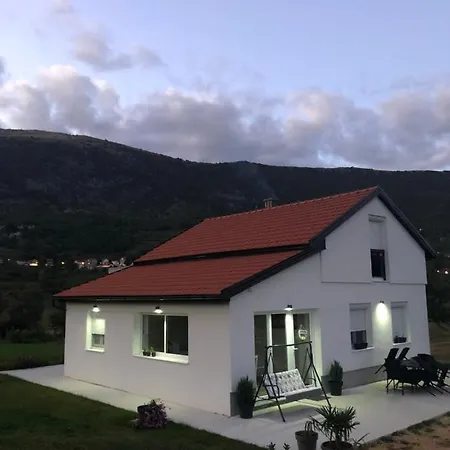 Vikendica Bruse Holiday home