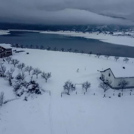 Vikendica Bruse בית נופש