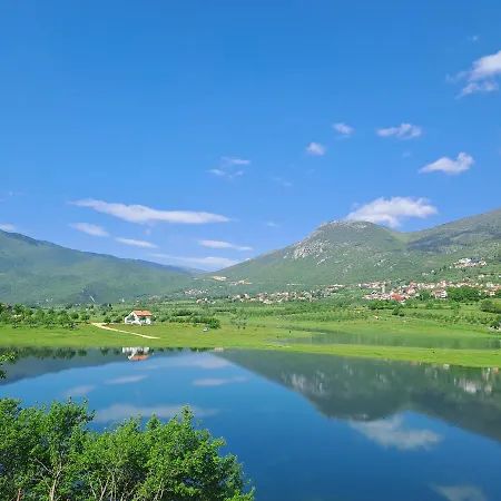 Vikendica Bruse בית נופש