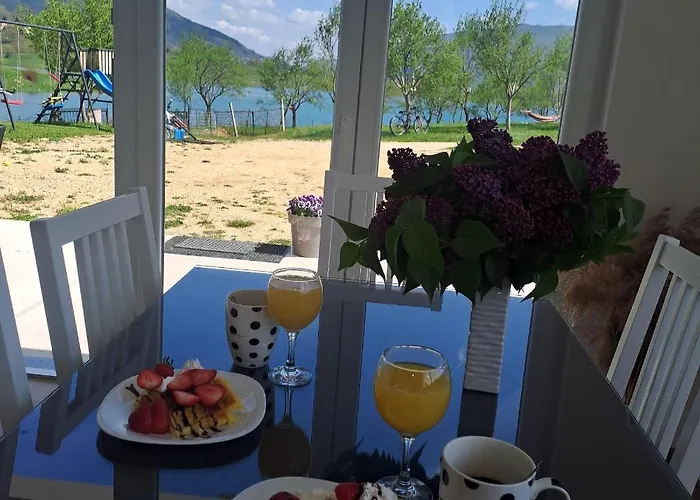 Vikendica Bruse Jaklici